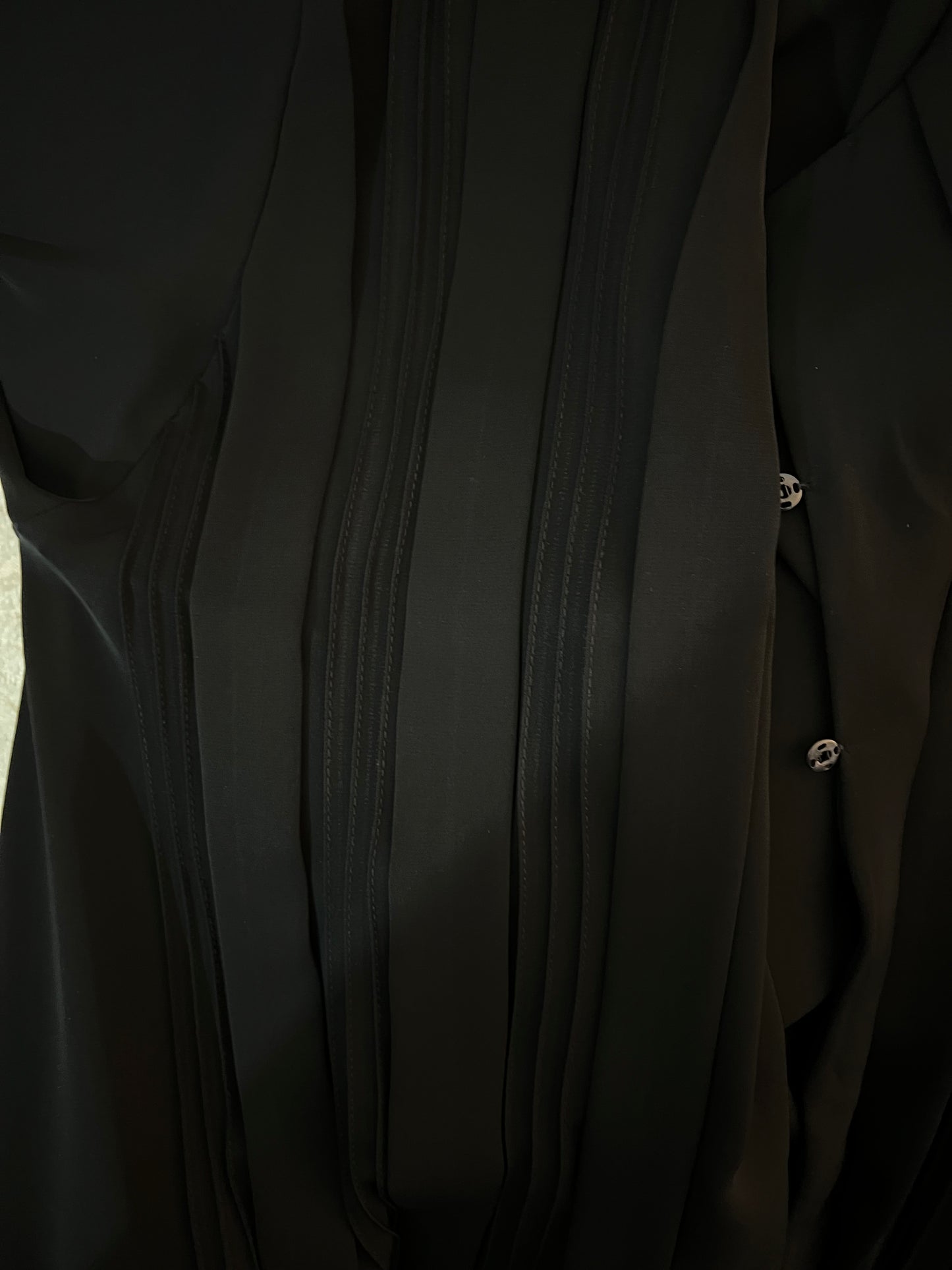 Deeper Pleat Abaya