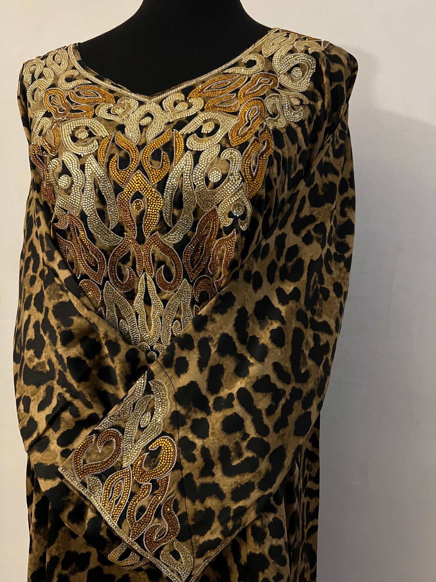 62” Brown Lepoard Mukhawar