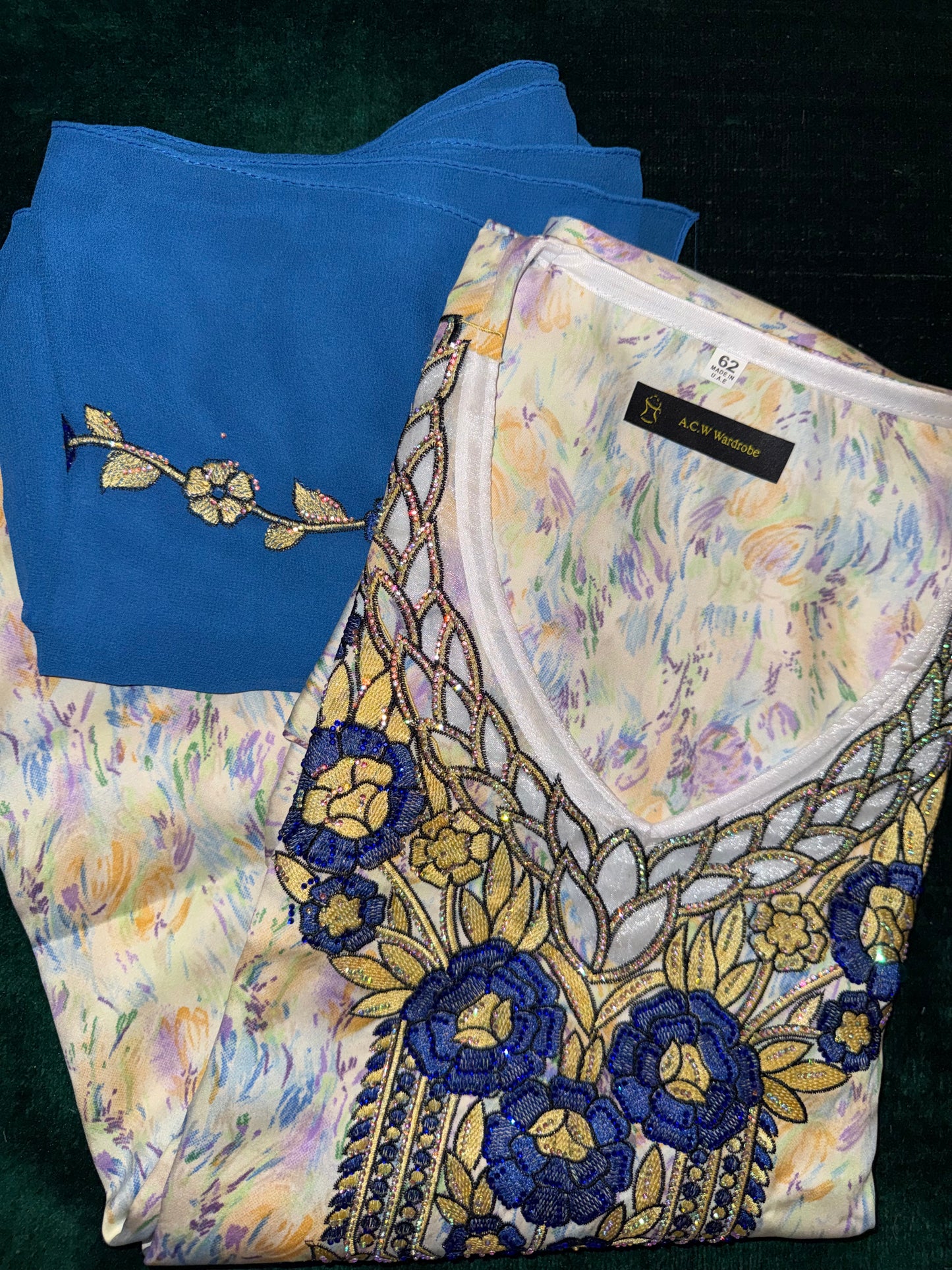 62 Yellow - blue flowers