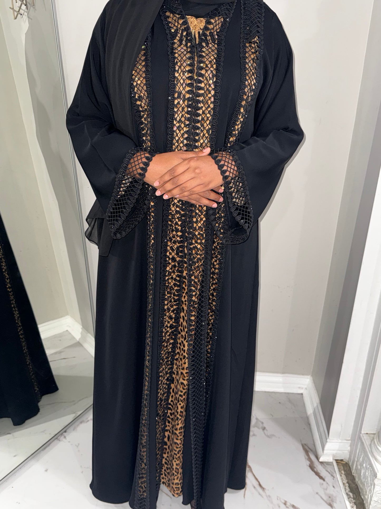 Crossed Pears Abaya